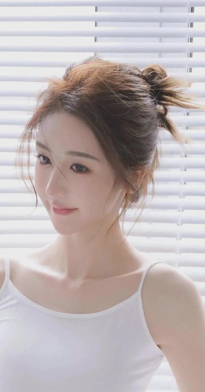 女班长脱了内裤内衣 让我揉_女班长脱了内